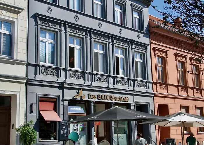 Bilderbuchcafe - Ferien No 5 - Markt 7 * Хафельберг